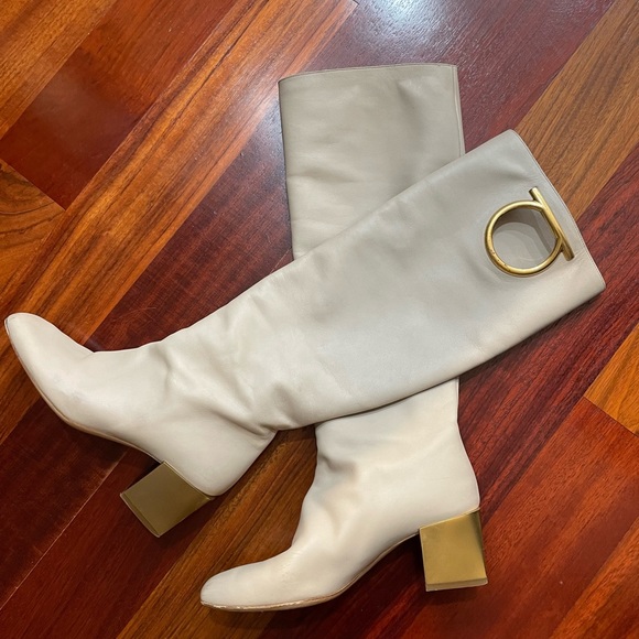 Salvatore Ferragamo AVIO tall Italian leather boots - Picture 7 of 10